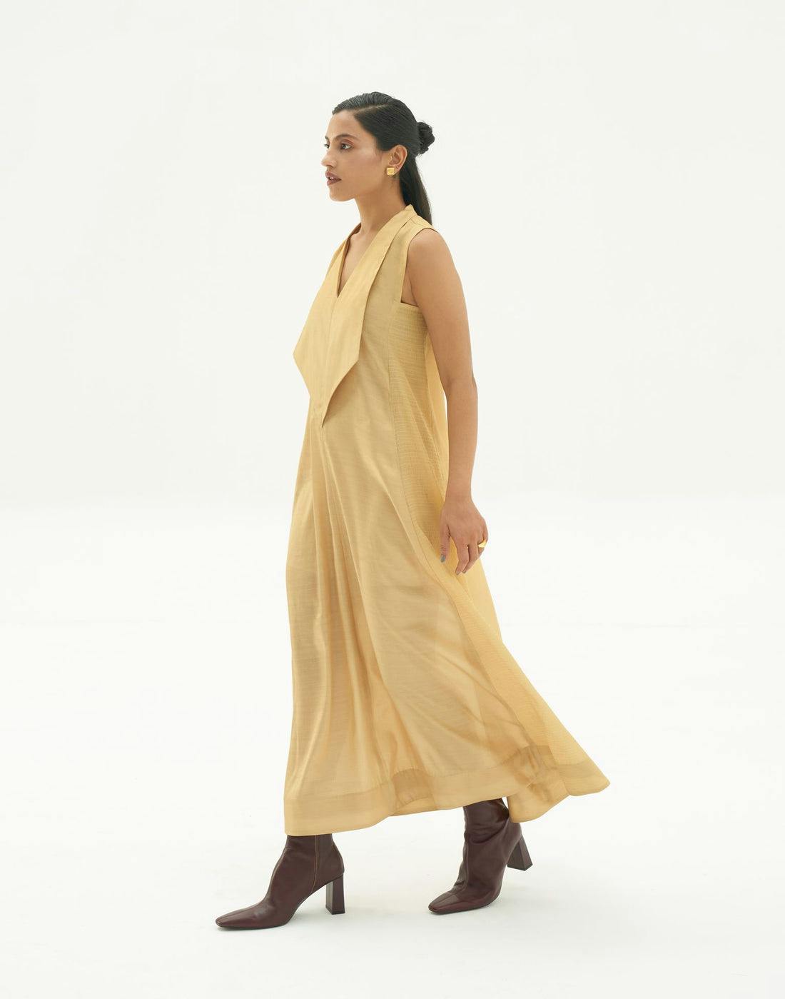 Single colour detail dress, a product by Corpora Studio