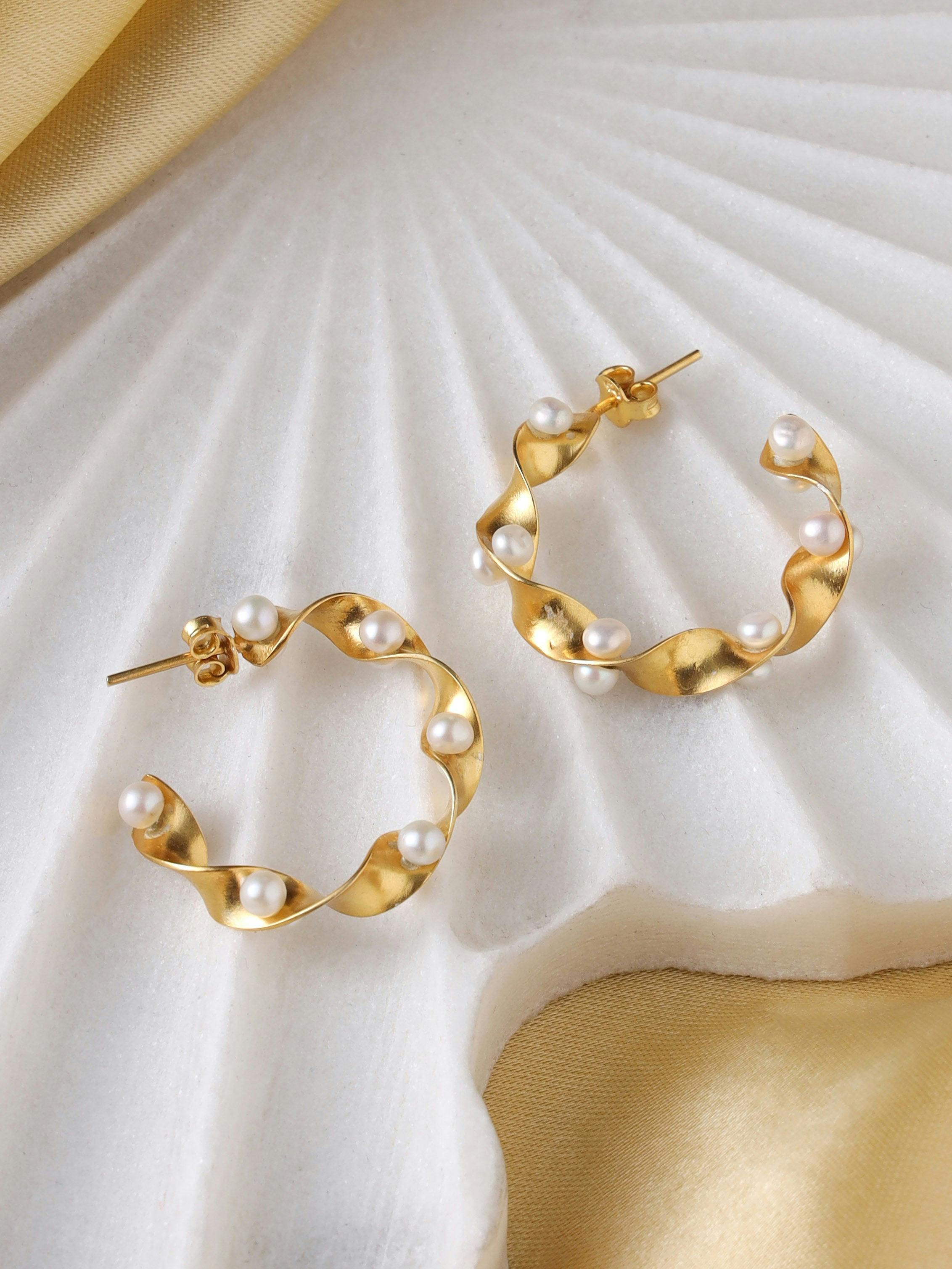 Thumbnail preview #2 for Pearl spiral hoops