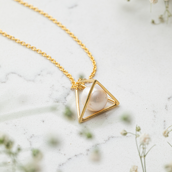 Thumbnail preview #1 for Pyramid pendant