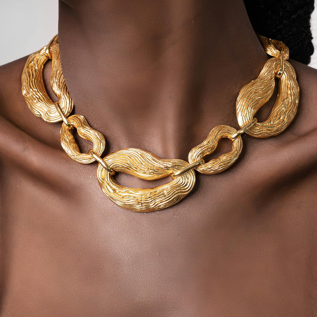 Thumbnail preview #2 for KNOTTY LINK NECKLACE GOLD TONE