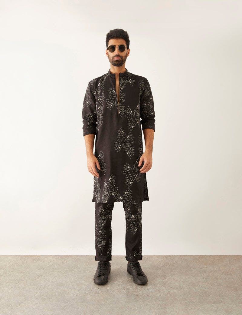 Primary image of SOUK - VILLAGE - KURTA - SET - BLACK, a product by Son of a Noble