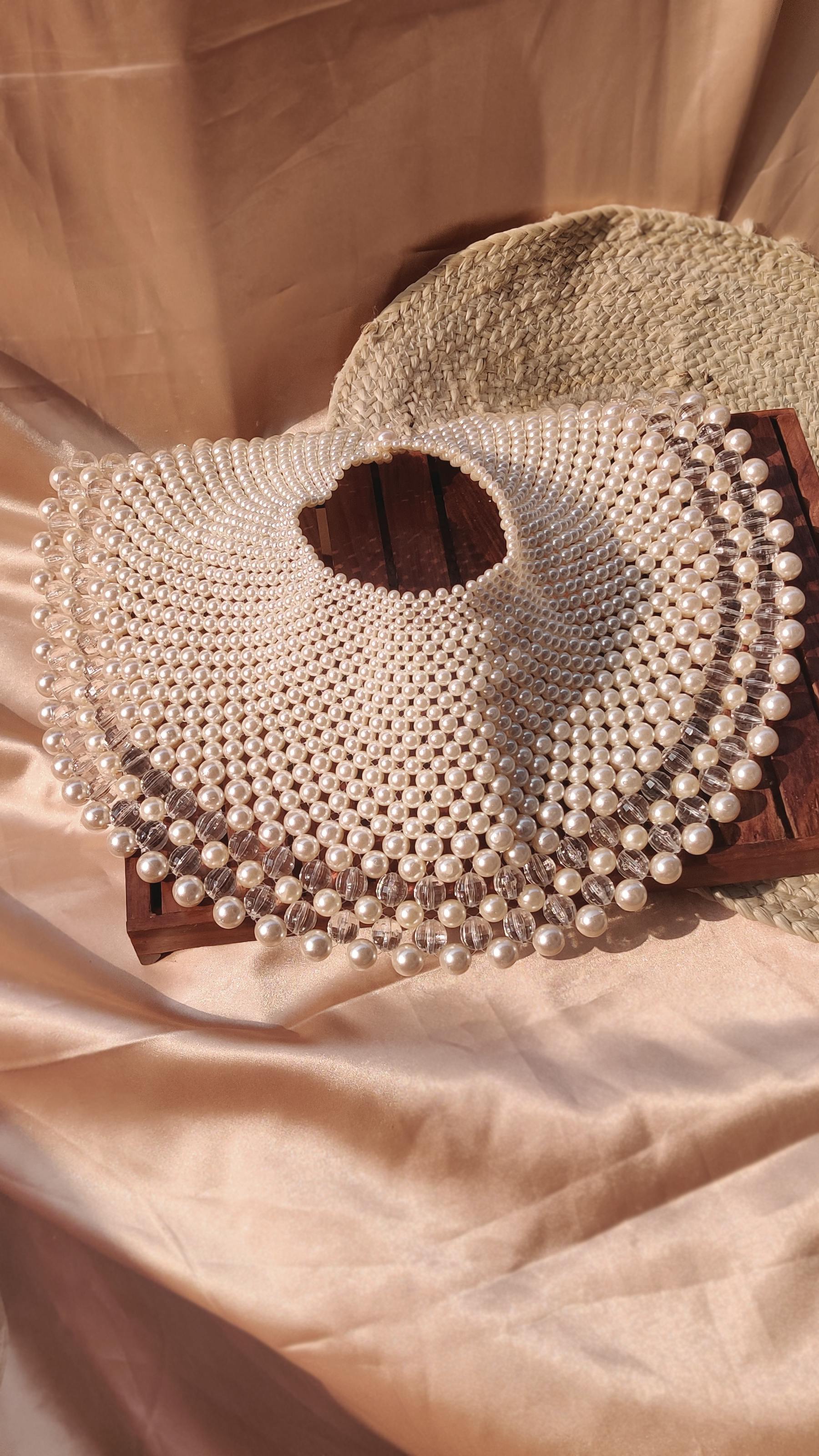 Thumbnail preview #1 for The DEEPIKA Pearl Necklace