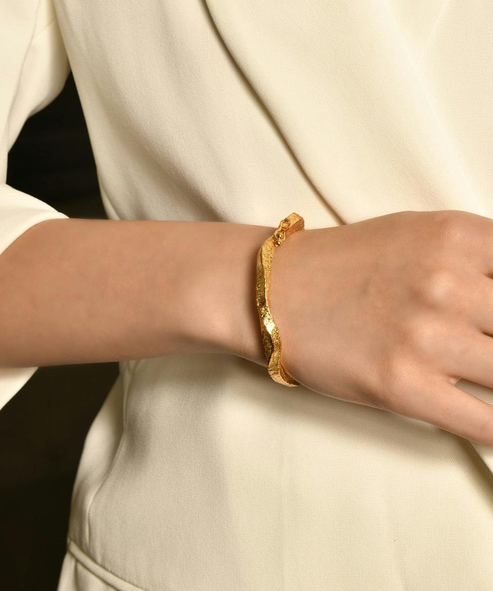 Thumbnail preview #0 for Glint Gold Wave Bangle