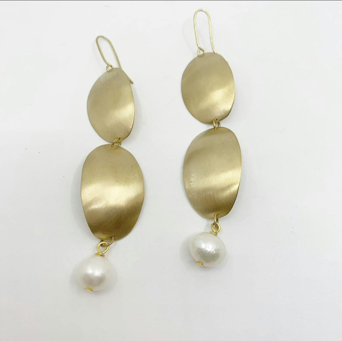 Thumbnail preview #0 for Reign Pearl Earrings