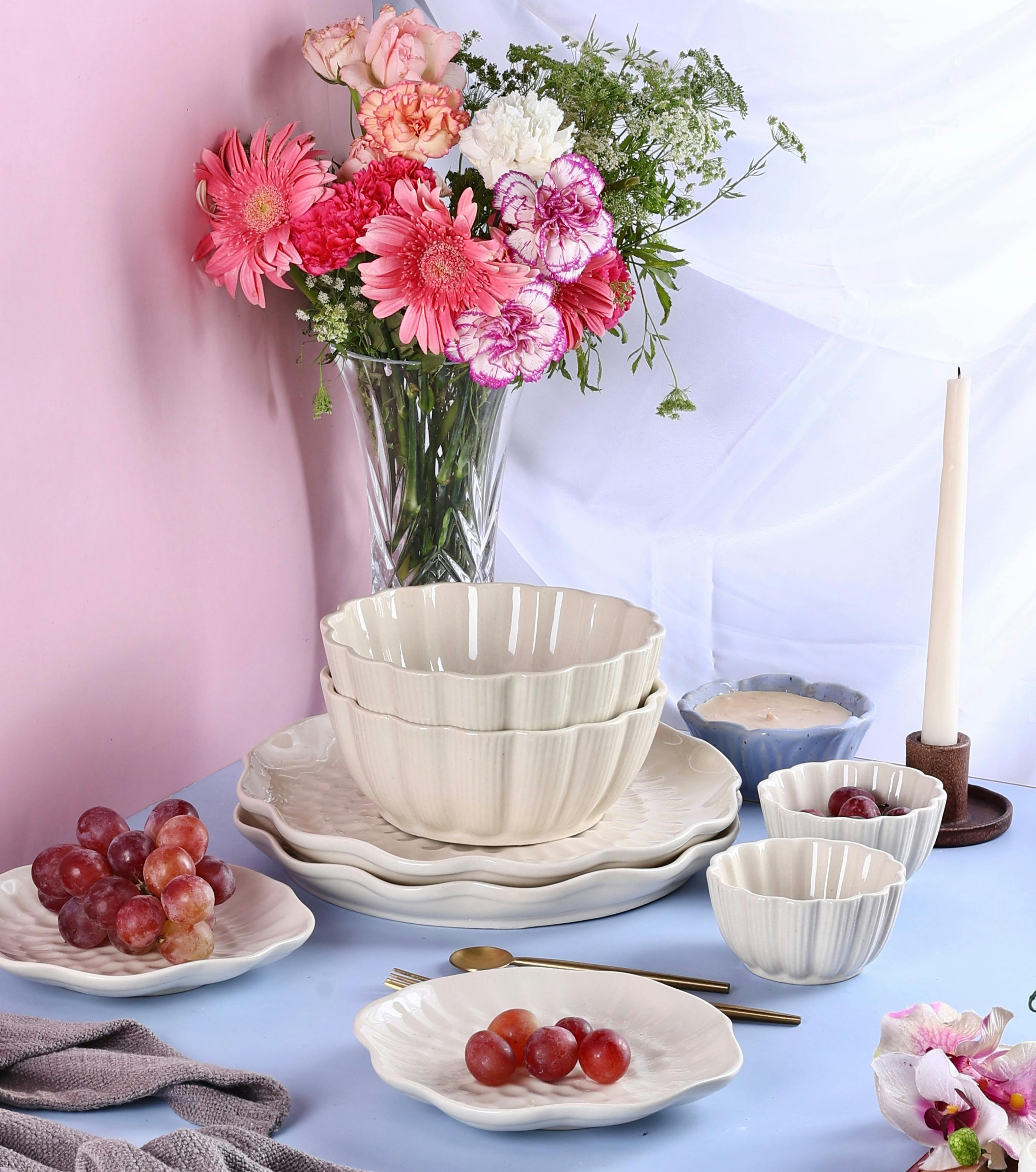 Aaira Dinner Set (Exclusive), a product by Olive Home accent