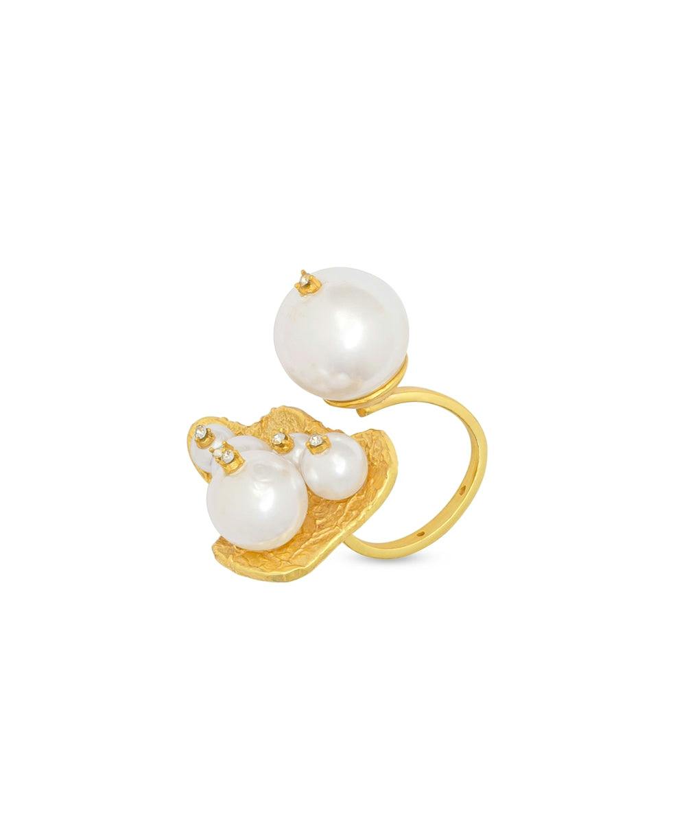 Pearl Diamond Ring, a product by MNSH