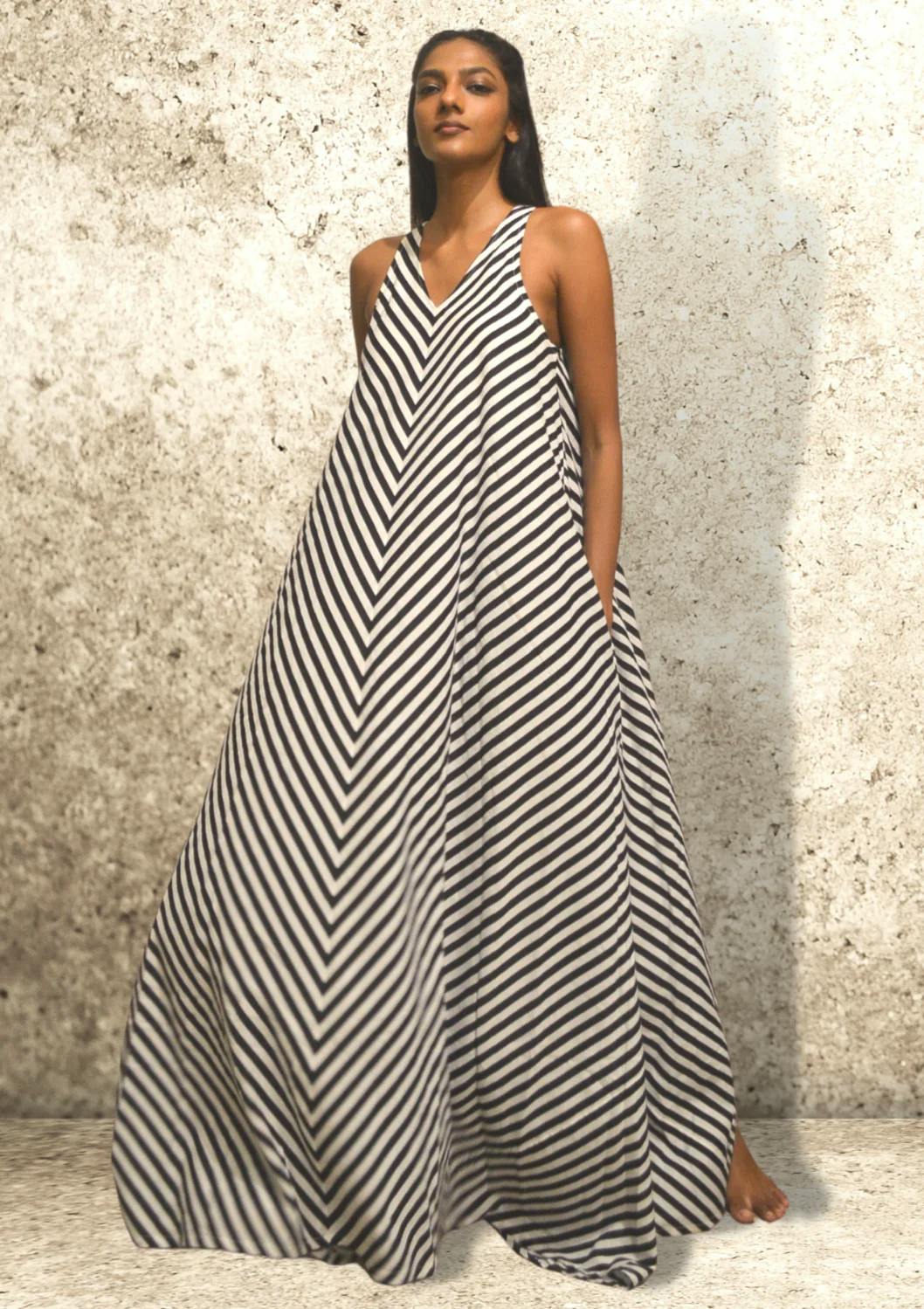 Sud de l'Inde Dress - BW Stripes, a product by Azurina