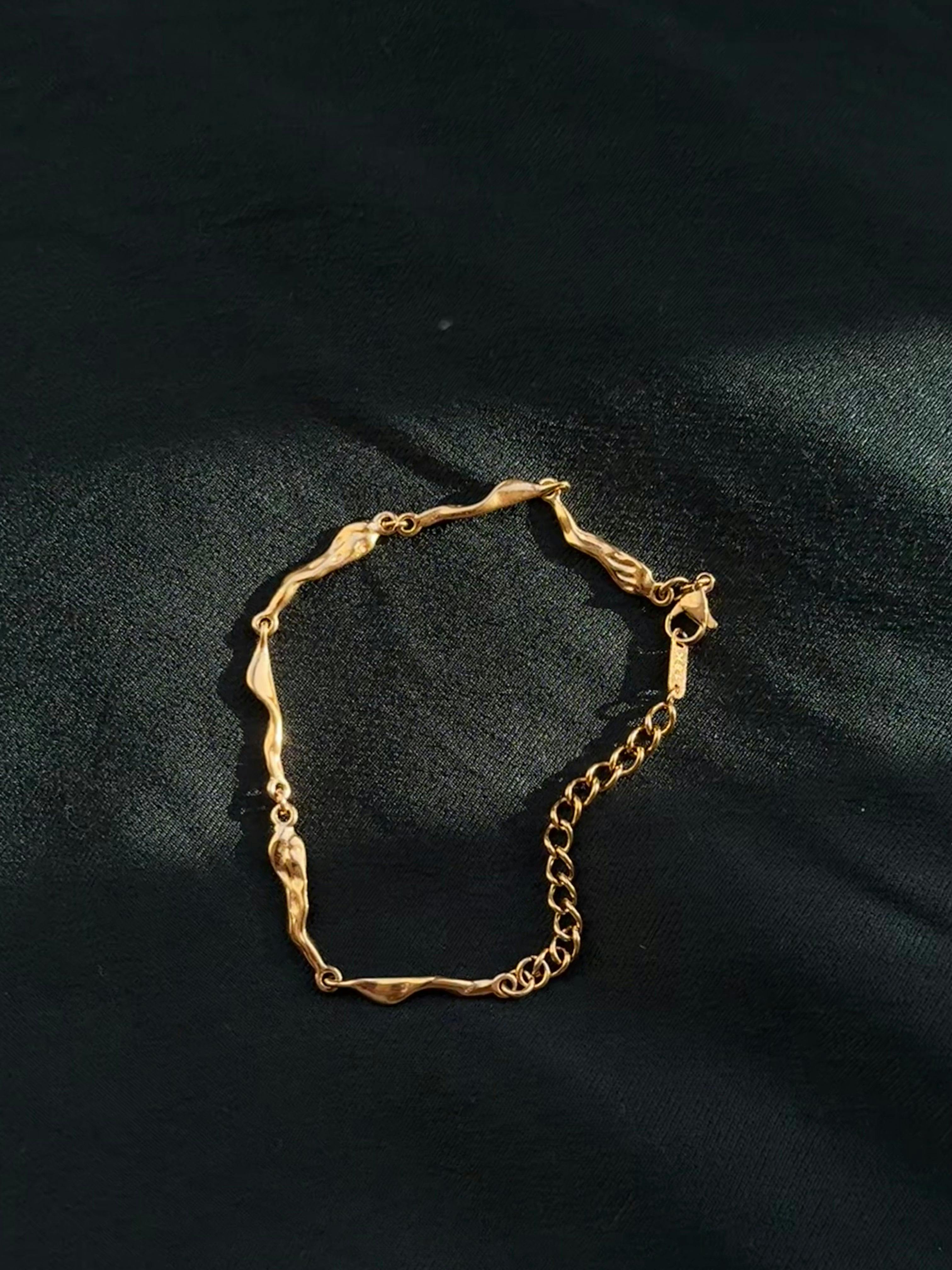Ume Irregular Organice Gold Chain Bracelet, a product by By Majime 