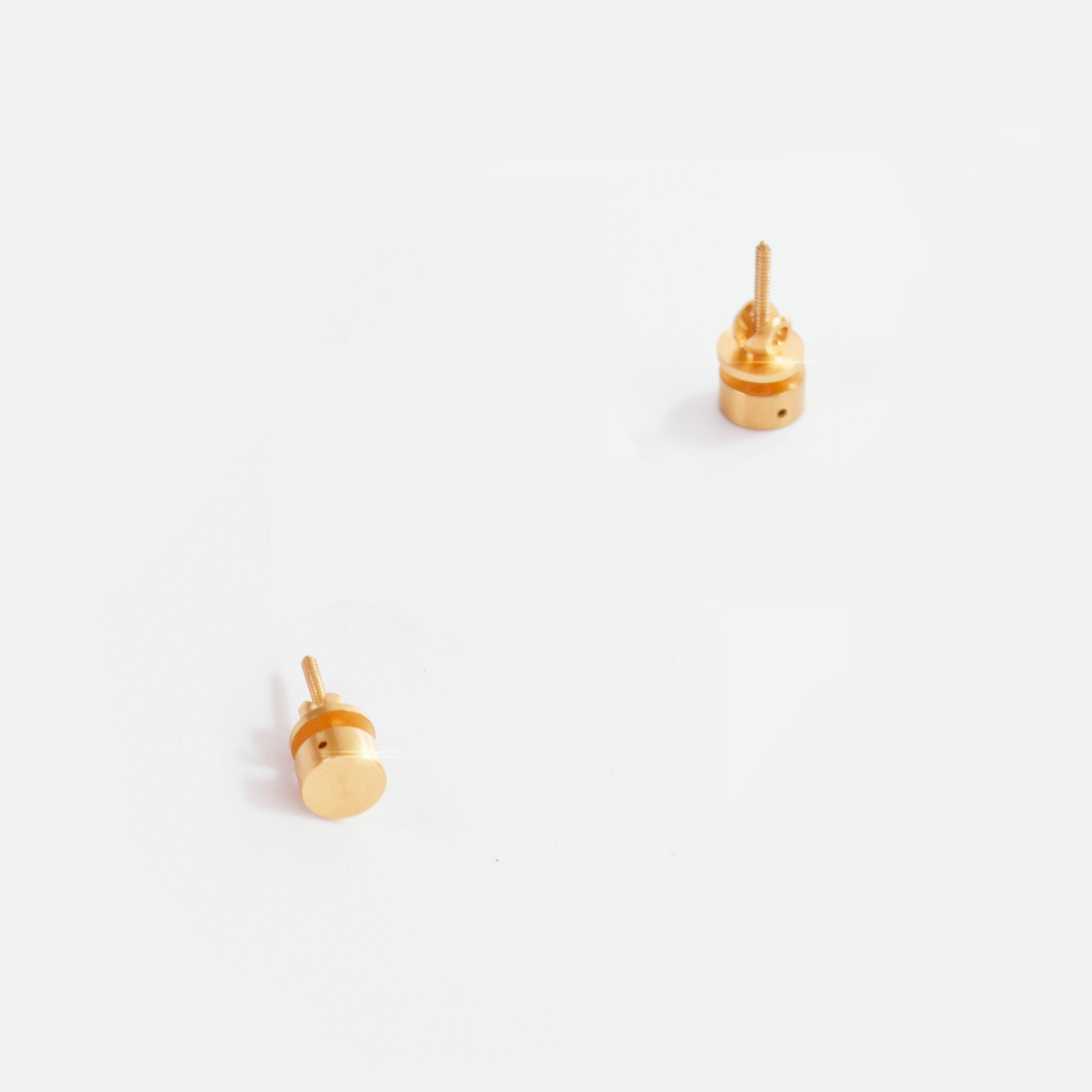 Two Small Peas Ear Studs, a product by NO NA MÉ
