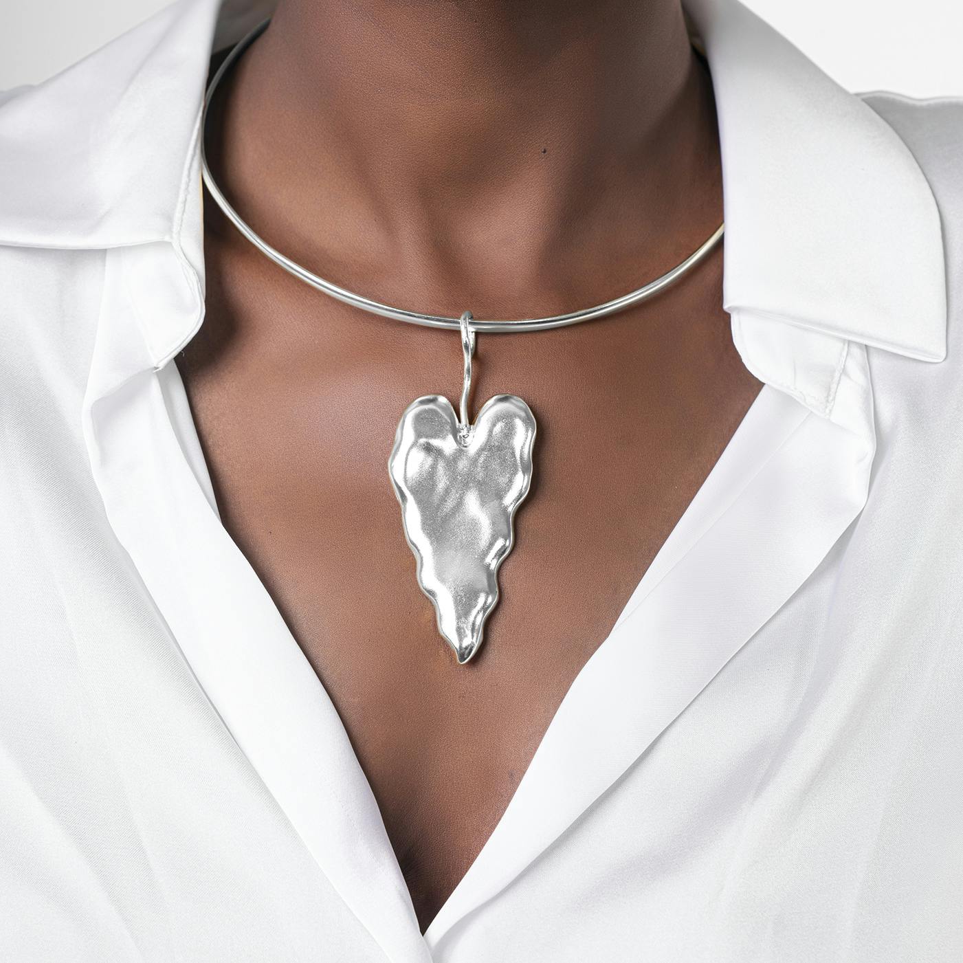 Thumbnail preview #0 for ANTHURIUM NECKLACE SILVER TONE 