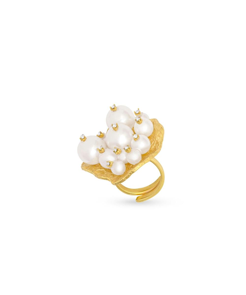 Round Pearl Ring, a product by MNSH