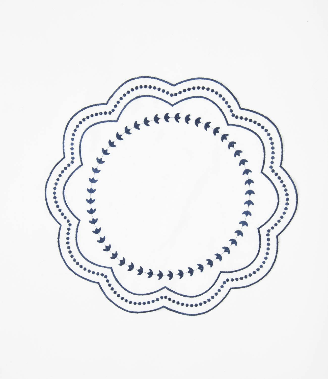 Polka and Petals Scallop Edge Placemats - Set of 6, a product by Table Manners