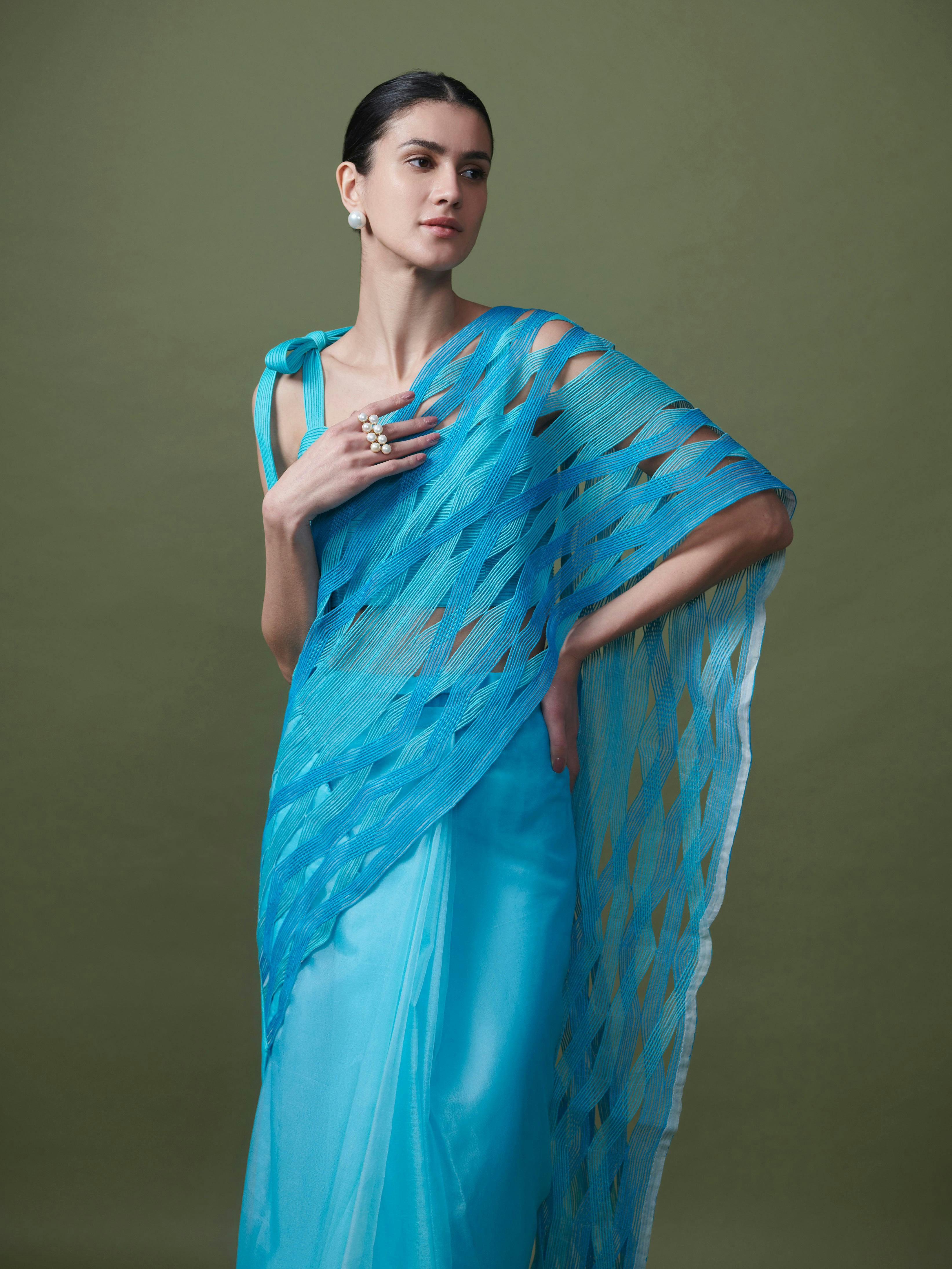 Bi-coloured corded saree, a product by Shriya Khanna