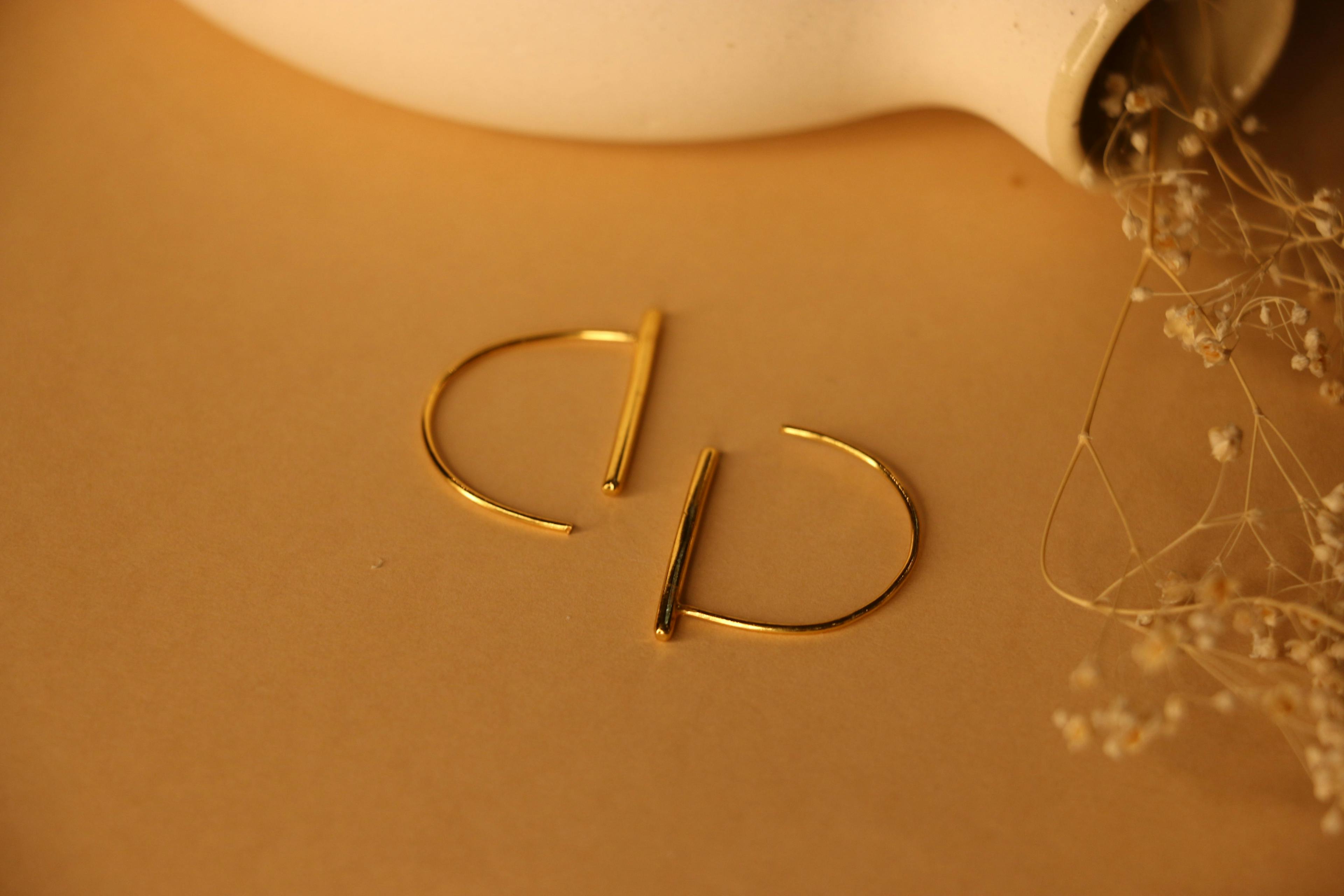 Thumbnail preview #3 for D shaped semi ear hoops