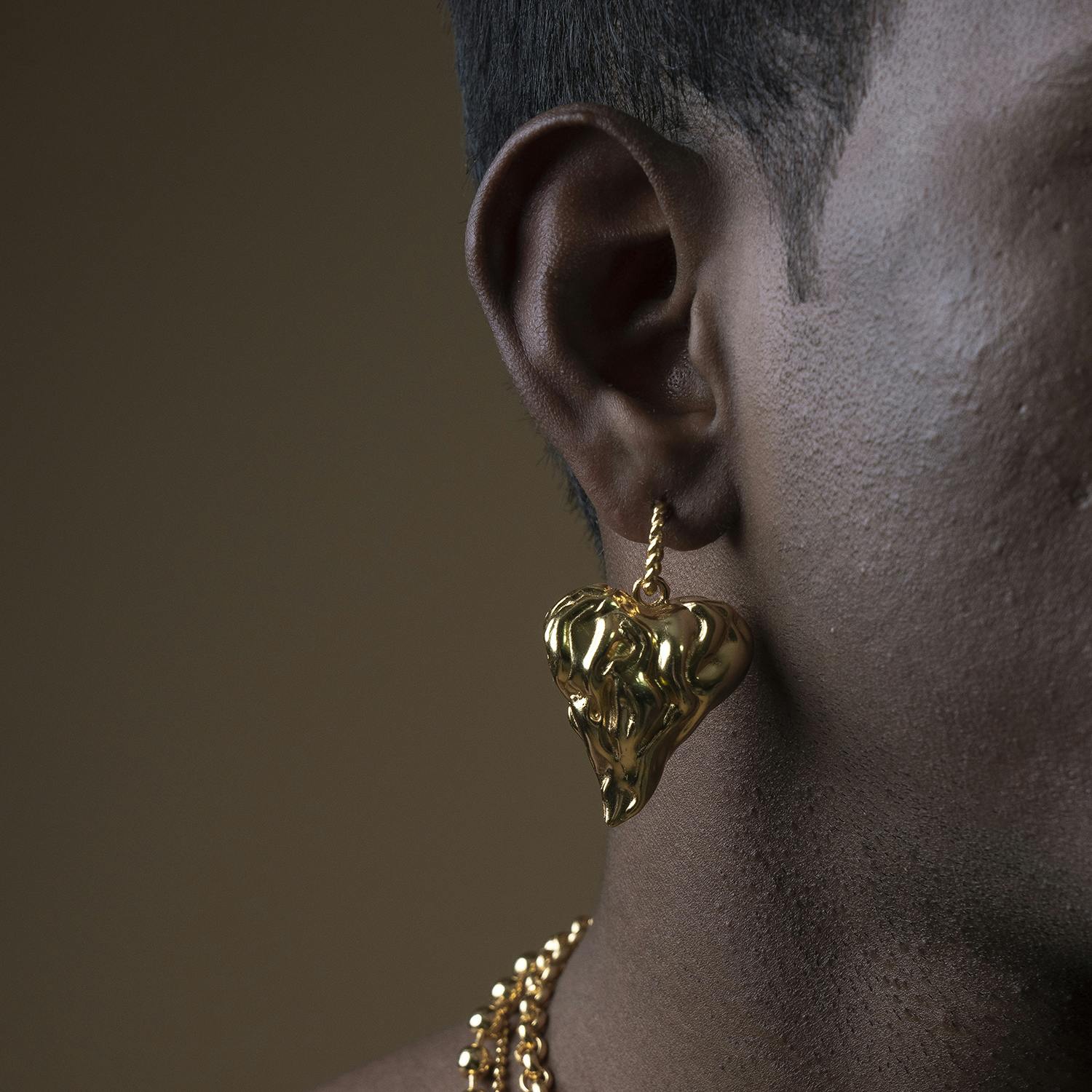 Thumbnail preview #2 for CARDI EARRINGS GOLD TONE 