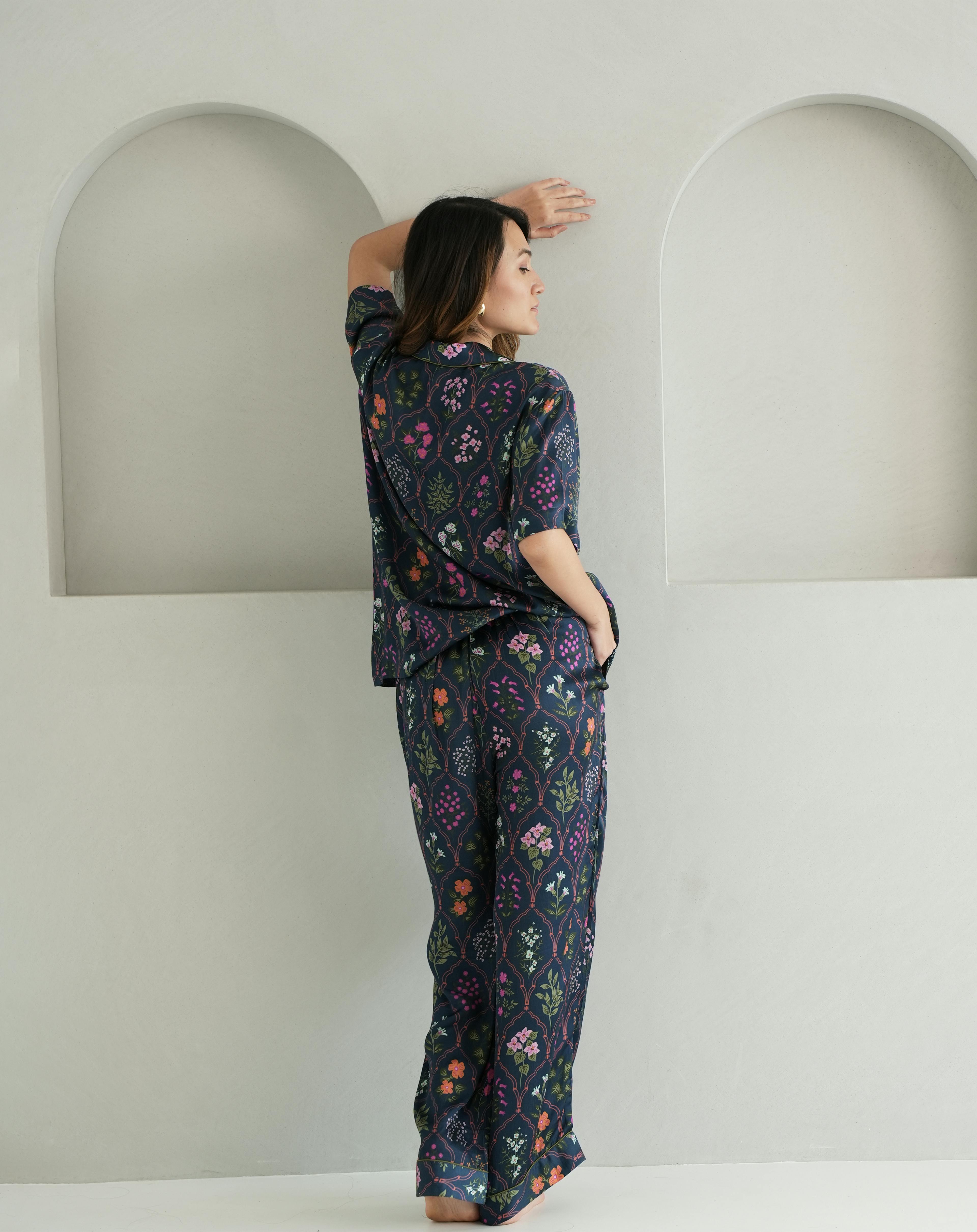 Thumbnail preview #5 for Day Off - Vegan Silk Pyjama Set 