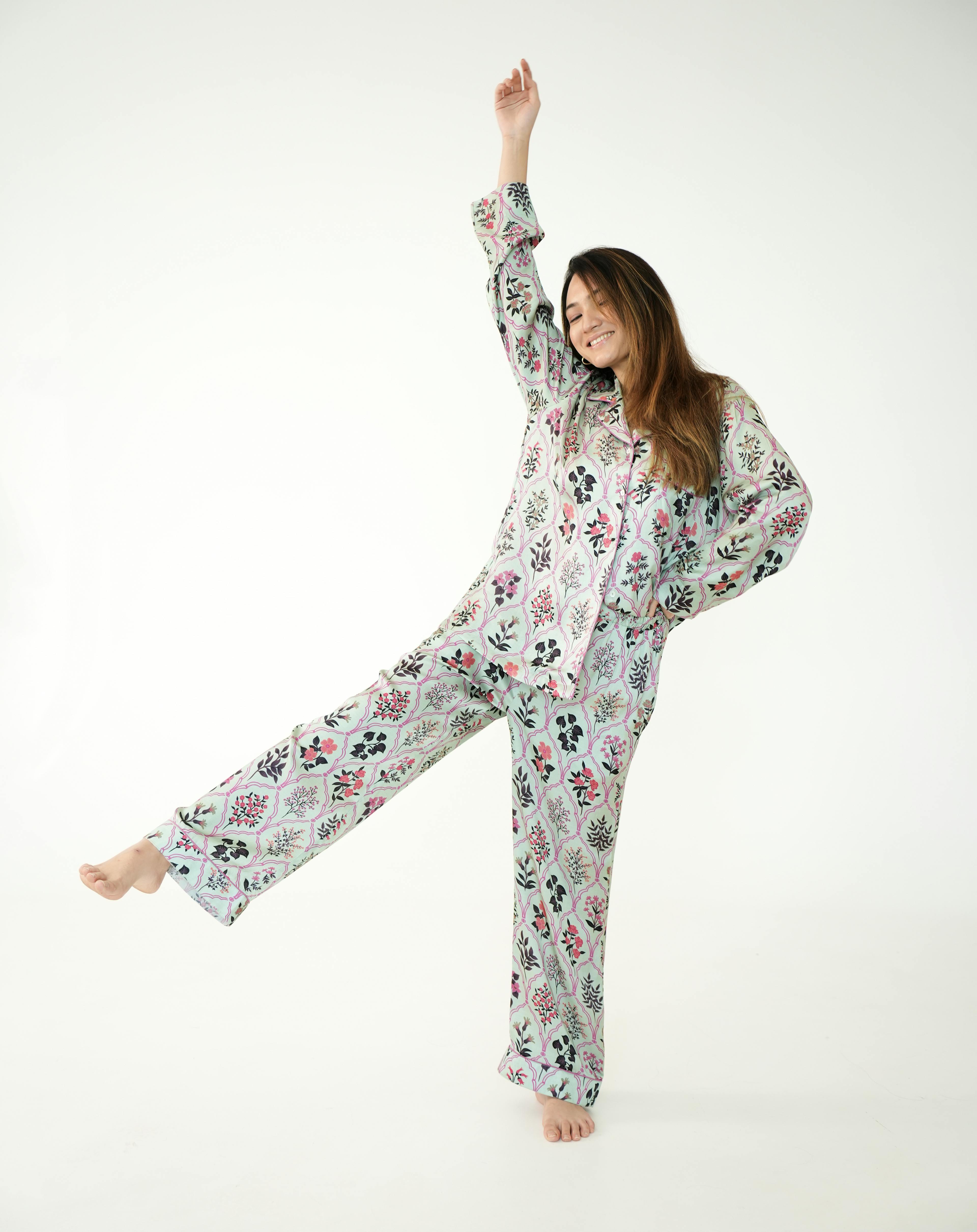 Thumbnail preview #4 for Good In Bed - Vegan Silk Pyjama Set 