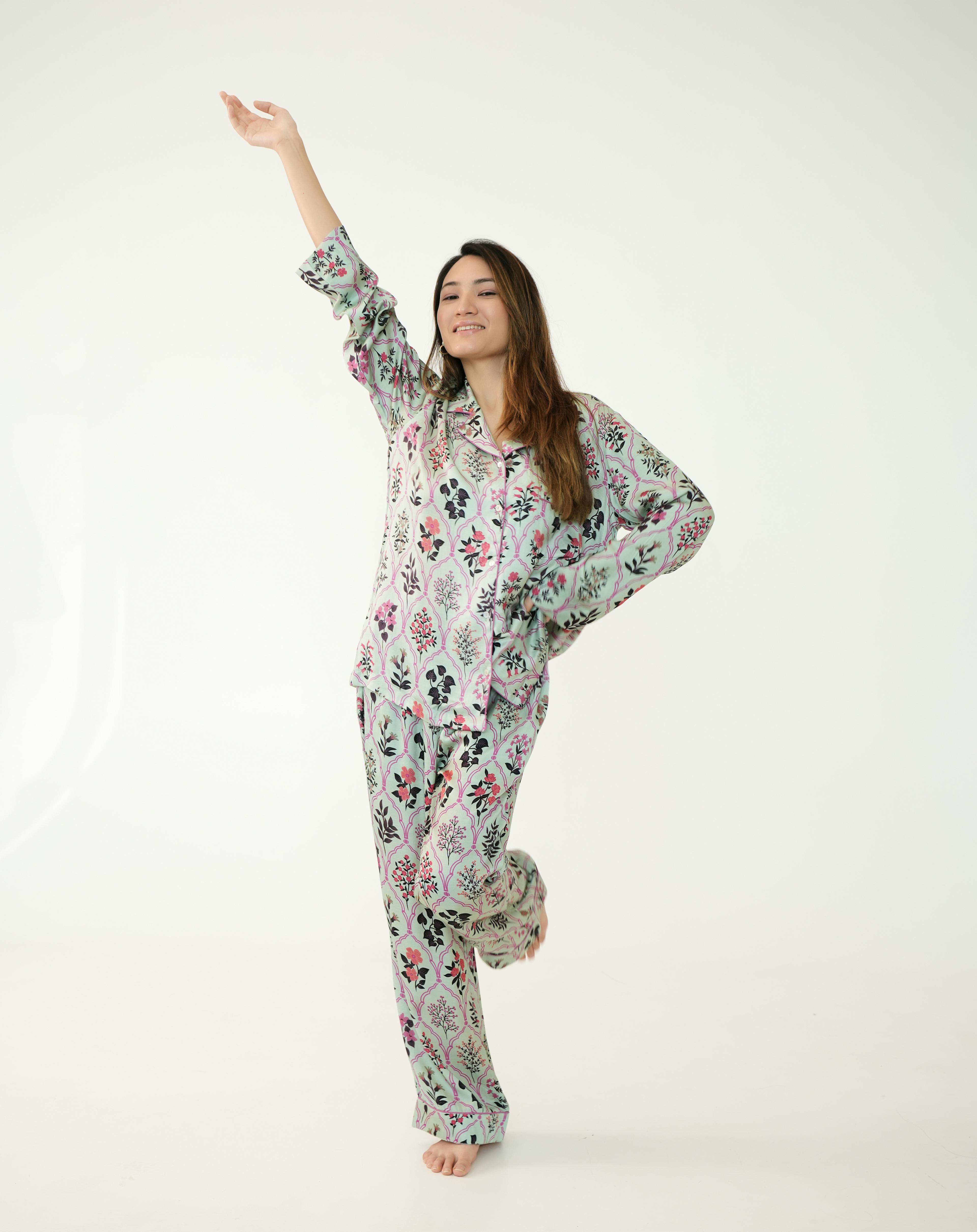Thumbnail preview #3 for Good In Bed - Vegan Silk Pyjama Set 