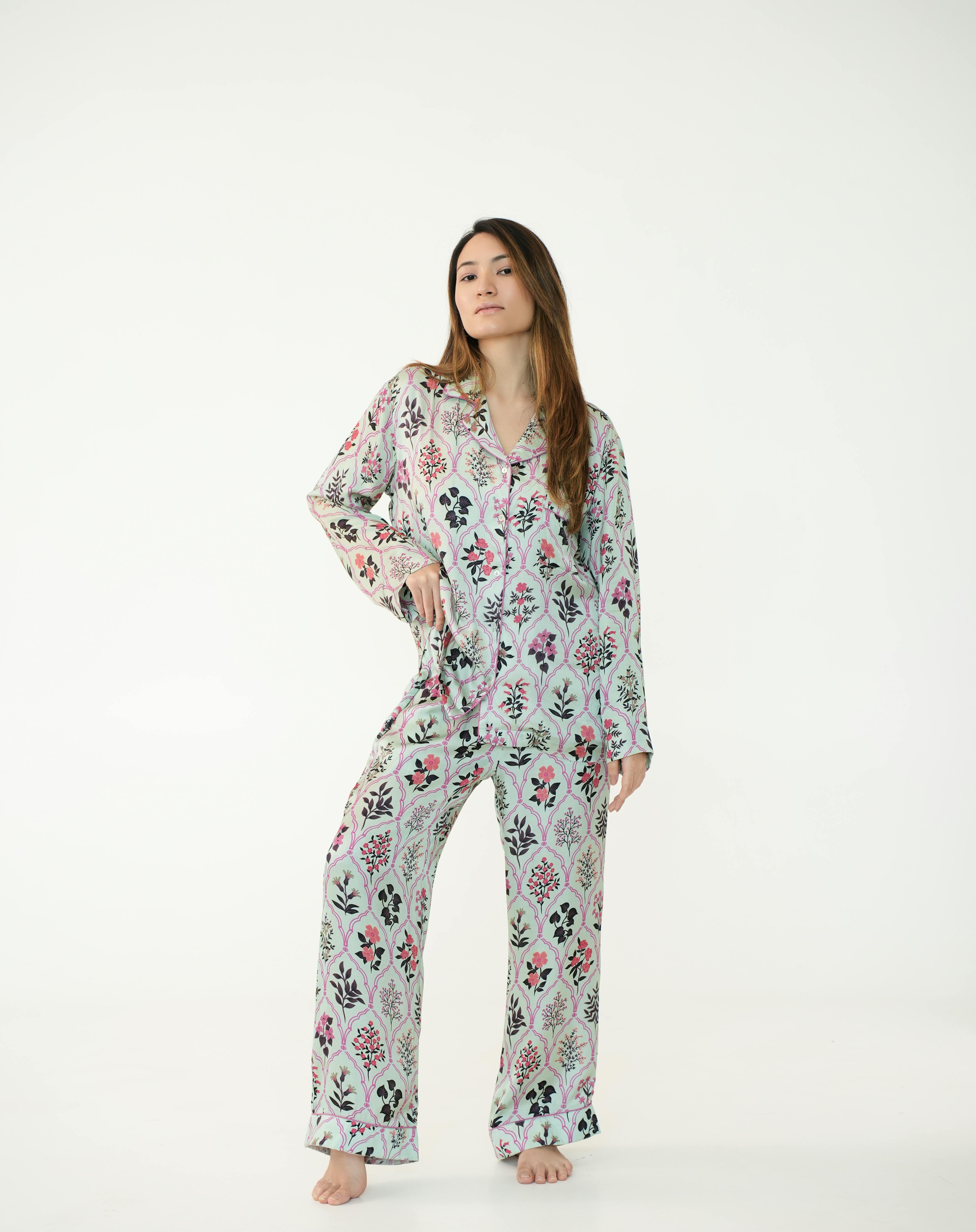 Thumbnail preview #1 for Good In Bed - Vegan Silk Pyjama Set 